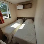 別荘 Mobile Les Charmettes 4 Etoiles En Charente Maritime Pres Du Zoo De La Palmyre 8 Personnes Confort 3 2 Salles De Bains 2 Wc Lave Linge Lave Vaisselle Climatisation Bien Situe *