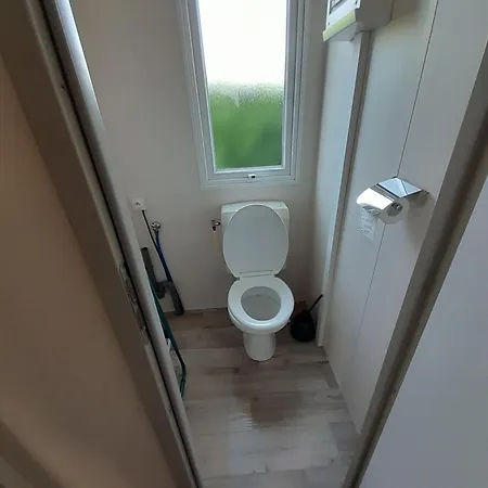 度假居 Mobil Les Charmettes 4 Etoiles En Charente Maritime Pres Du Zoo De La Palmyre 8 Personnes Confort 3 2salles De Bains 2 Wc Lave Linge Lave Vaisselle Climatisation Bien Situe 莱马特