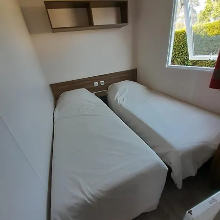 Mobil Les Charmettes 4 Etoiles En Charente Maritime Pres Du Zoo De La Palmyre 8 Personnes Confort 3 2salles De Bains 2 Wc Lave Linge Lave Vaisselle Climatisation Bien Situe 莱马特