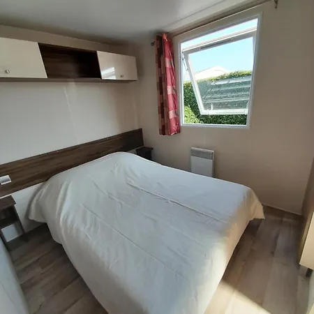 Holiday home Mobil Les Charmettes 4 Etoiles En Charente Maritime Pres Du Zoo De La Palmyre 8 Personnes Confort 3 2salles De Bains 2 Wc Lave Linge Lave Vaisselle Climatisation Bien Situe