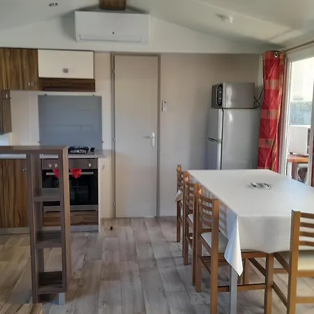 Holiday home Mobil Les Charmettes 4 Etoiles En Charente Maritime Pres Du Zoo De La Palmyre 8 Personnes Confort 3 2salles De Bains 2 Wc Lave Linge Lave Vaisselle Climatisation Bien Situe